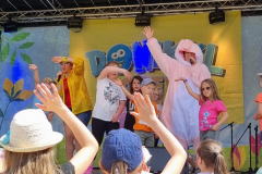 DONIKKL-Crew-Kinderlieder-Kinderprogramm-Caro-Marie-Hase