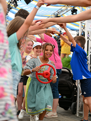 DONIKKL Crew Kinder Mitmach Konzert Kinderprogramm – Soundbus