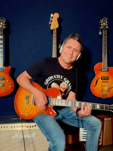 donikkl studio gitarre Kinderlieder Produzent DONIKKL im Tonstudio - E-Gitarre