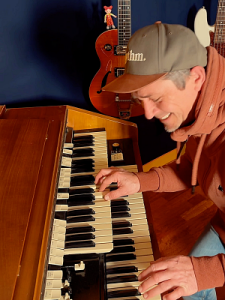 donikkl studio orgel Kinderlieder Produzent DONIKKL im Tonstudio - Hammond